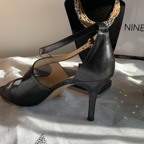Nine West Ladies Shoes - Picture 2 of 9